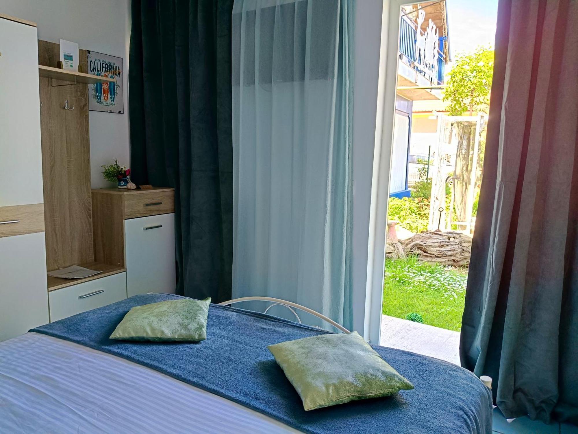 Casa Babica Guesthouse Costinesti Ngoại thất bức ảnh